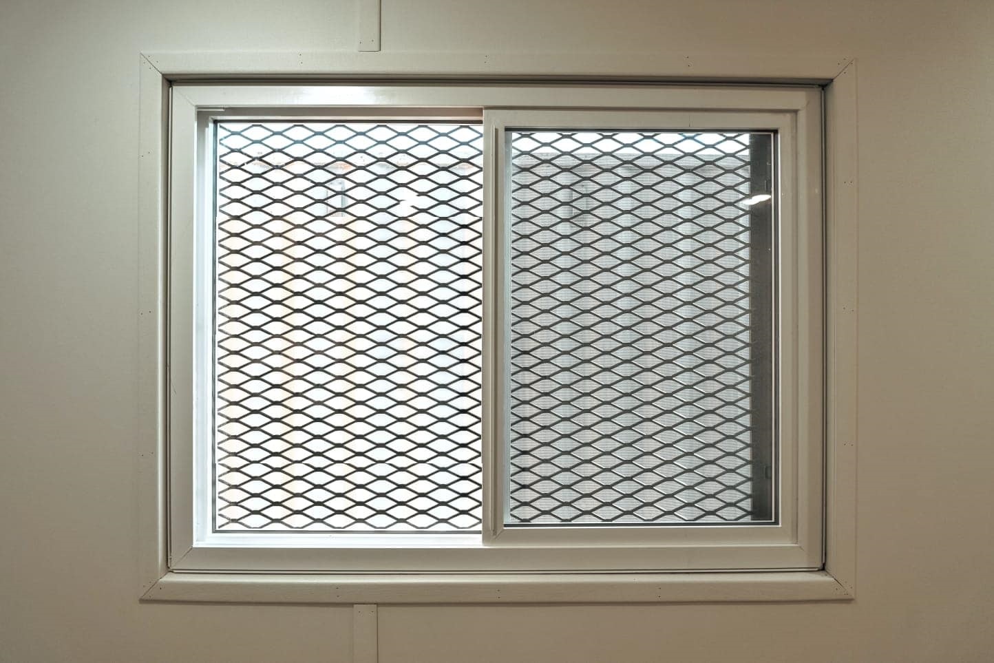 20&rsquo; Office CUBE &ndash; Vinyl Drywall Finished - Backstorage Containers LLC