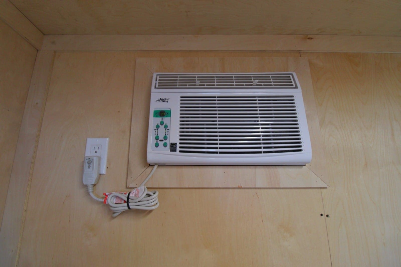 10&rsquo; Economy Office CUBE - Backstorage Containers LLC