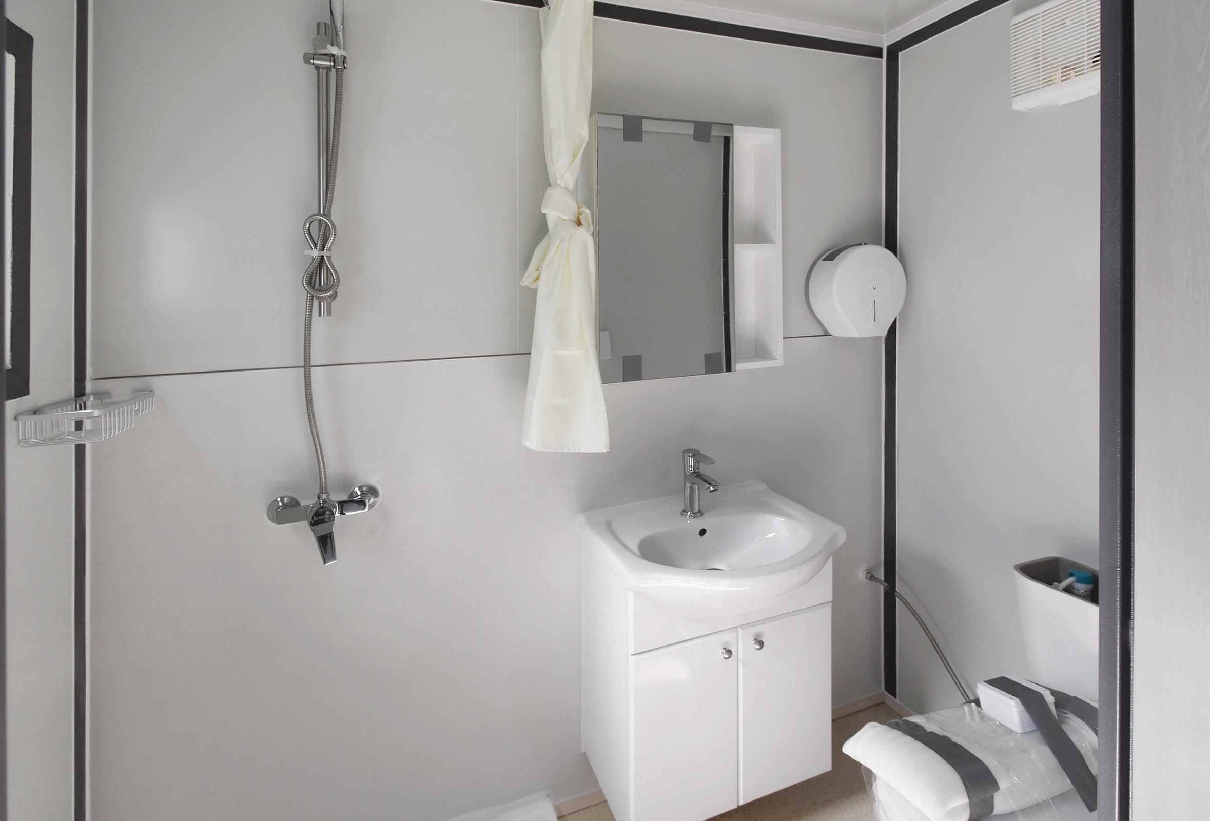 M&B | Modular Housing Pod - Backstorage Containers LLC