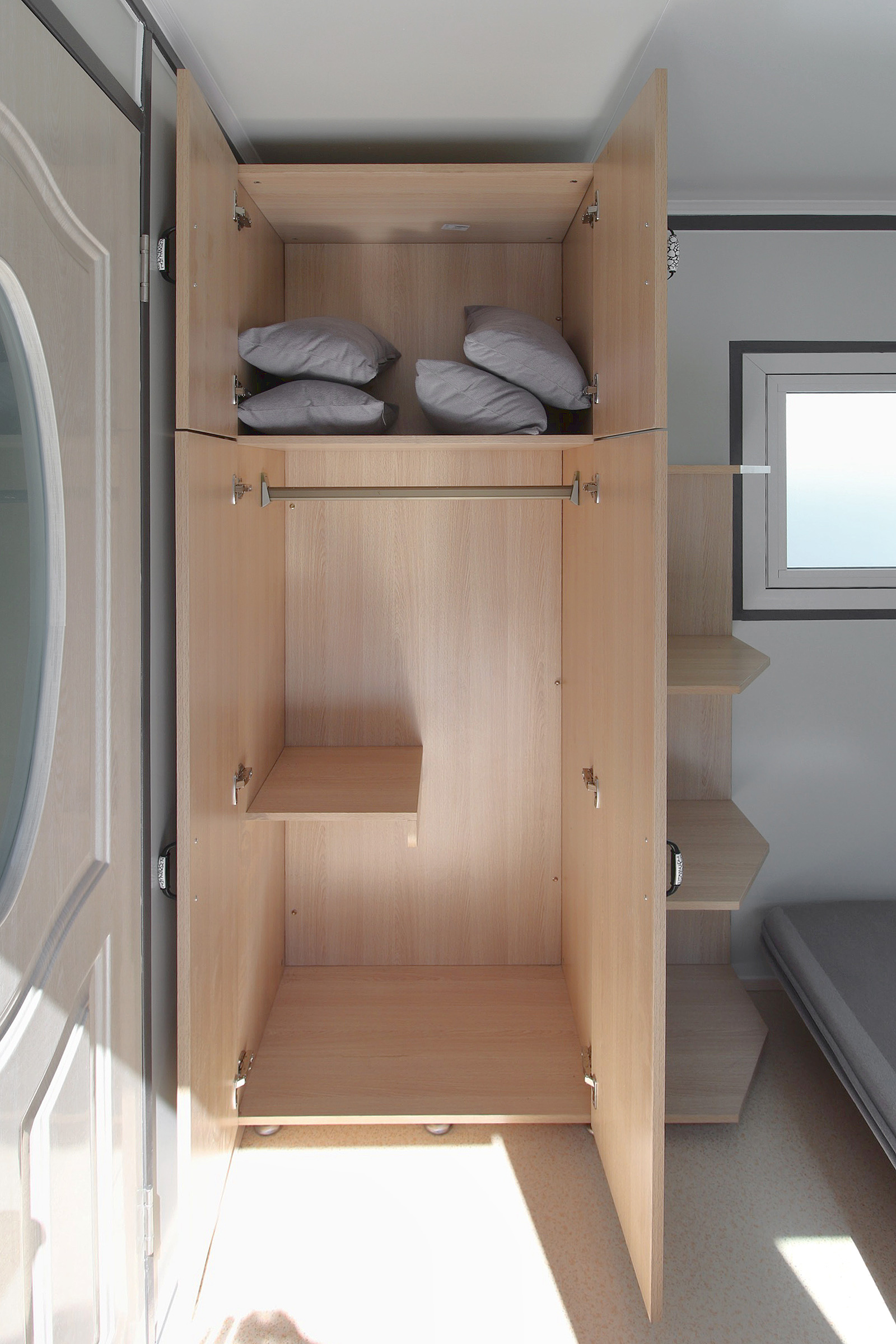 M&B | Modular Housing Pod - Backstorage Containers LLC